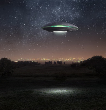 Aliens spaceship is landing